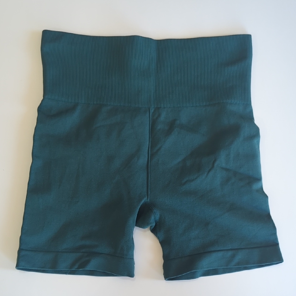 ZYIA Active Forest Green Seamless Hustle Shorts Size Small Athletic Spandex